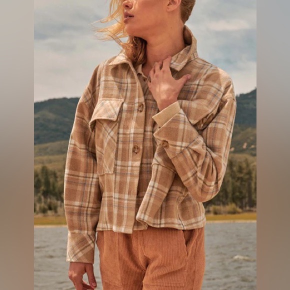 Promesa Plaid Shacket - Picture 2 of 5